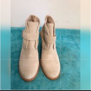 UGG SUEDE ANKLE BOOT WITH REAL FUR LINING SZ 8.5
